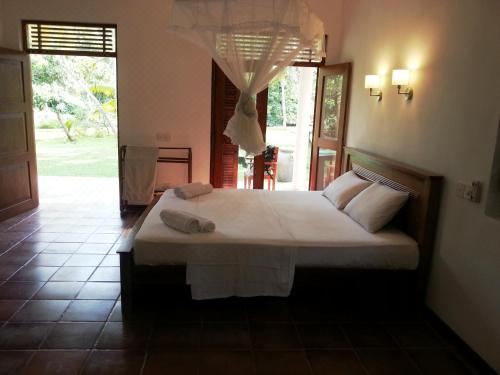 带湖景的双人间