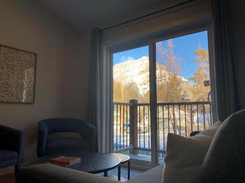 Mountain View Bed & Breakfast Deluxe King Room