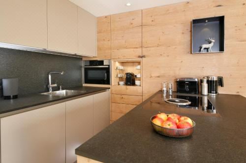 带阳台的两卧室公寓