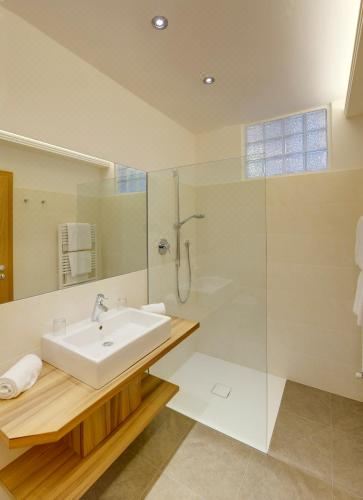 设有阳台的舒适公寓