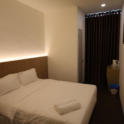 Double Standard Large Room Kupon Place2Stay Business Hotel @ Metrocity