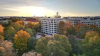 Radisson Red Helsinki Hôtels à : 