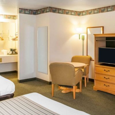 Room, 2 Queen Beds, Non Smoking (Upgrade) Econo Lodge Lordsburg I-10 Promo Code