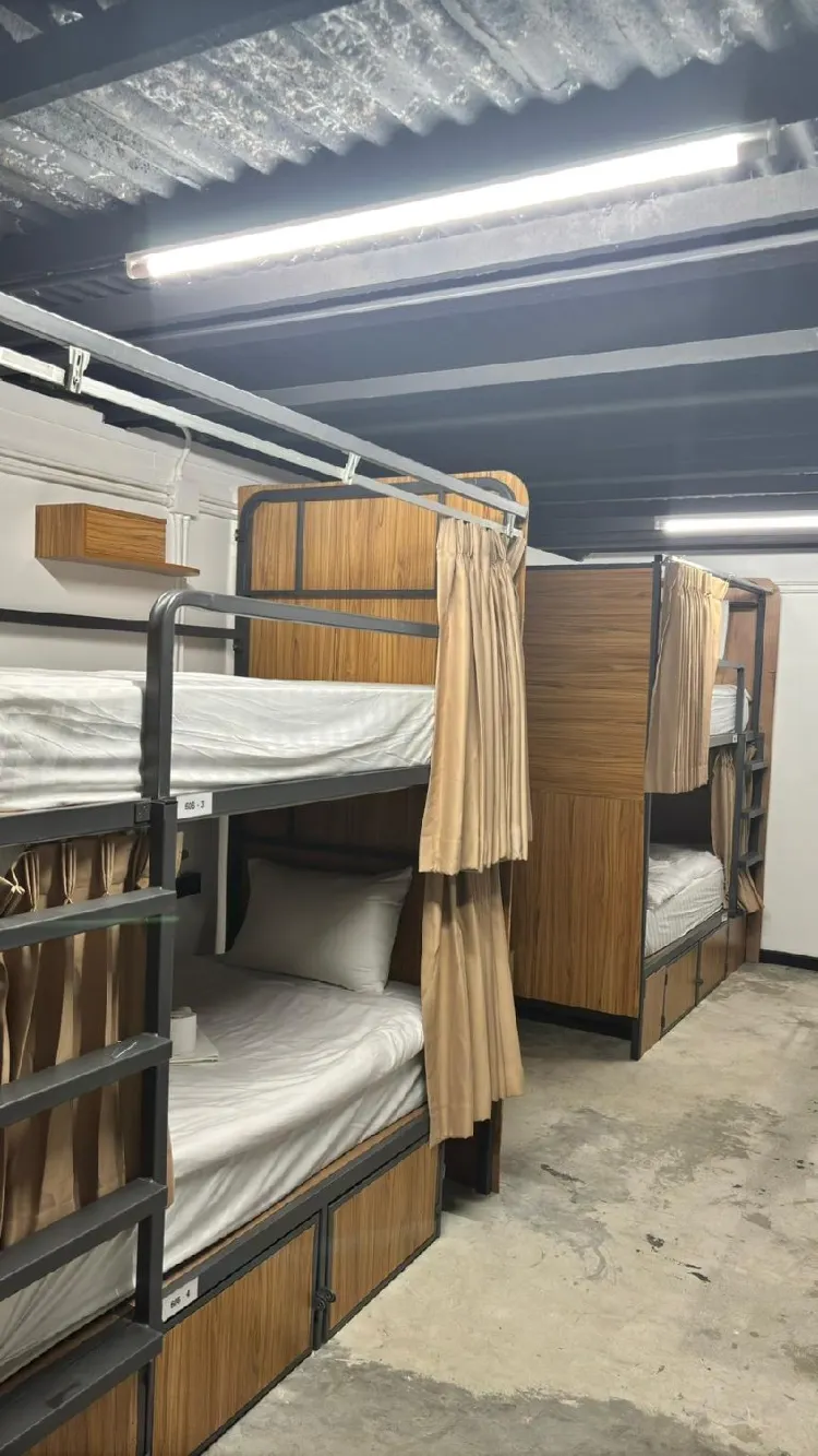 8 Bed Mixed Community Dorm