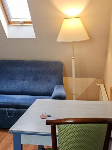 一室房（带沙发）