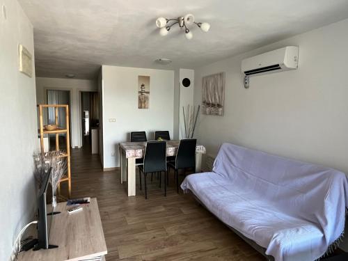 两卧室公寓 - 带露台