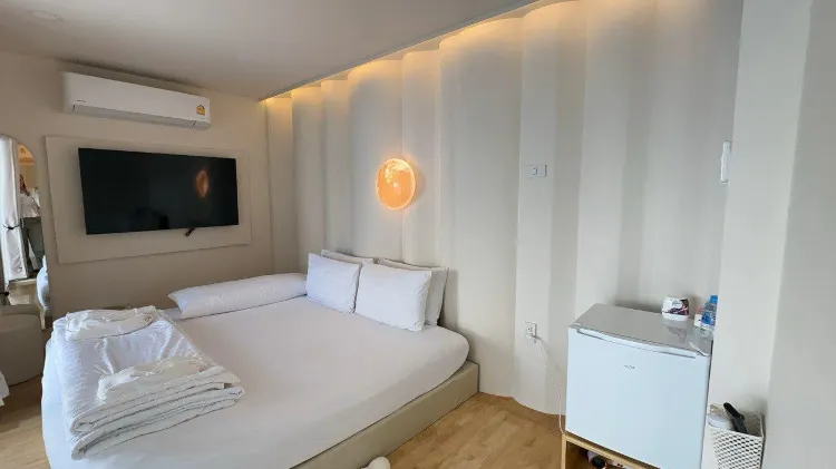 Premium Deluxe Pool Corner Double Double Room