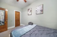 Chicago style apt/Near Hosp/ORD/MDW/DT Hotels in 