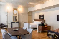 Sapphire House Antwerp, Autograph Collection