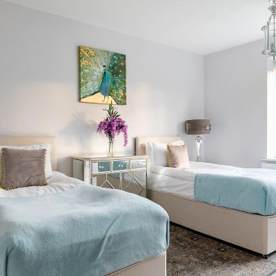 Apartment Stylish modern 2-bedroom apartment on Cromwell Promo Code