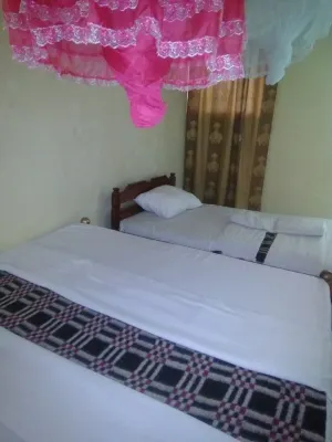 Green Court Hotel