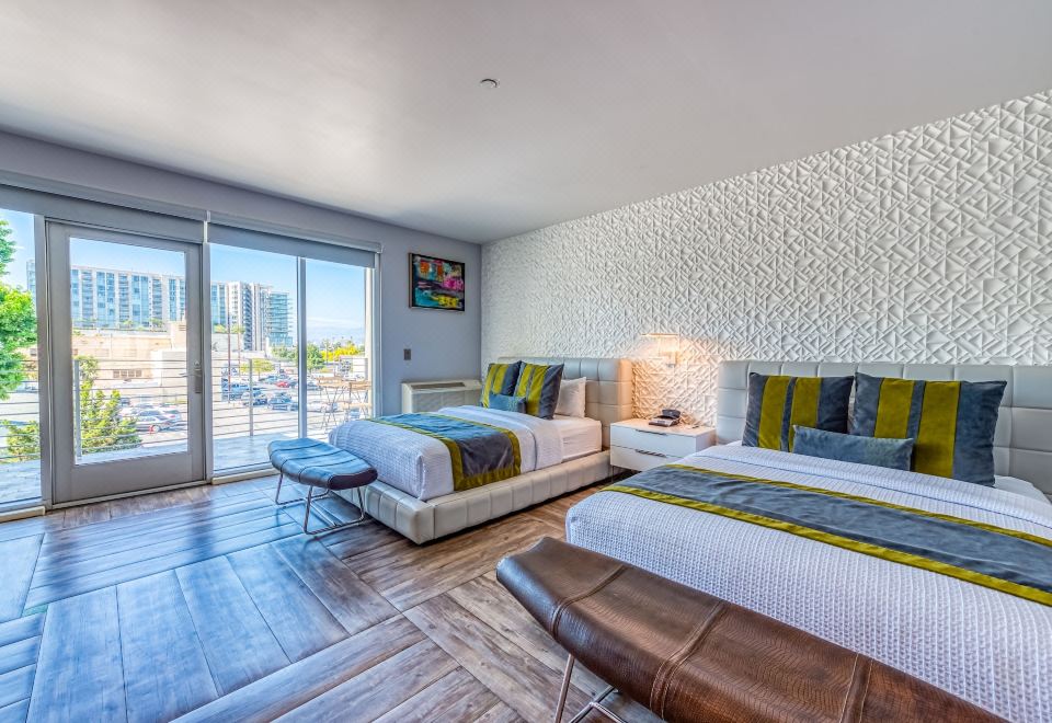 Lexen Hotel - North Hollywood Near Universal StudiosDeluxe Two Queen Room with Balcony