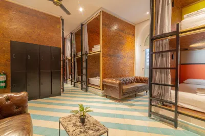 Casa Movida Hostel Отели в г. 
