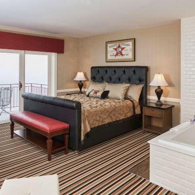 Superior Suite, 1 King Bed with Sofa Bed, Jetted Tub, Lake View Fitger's Inn Promo Code