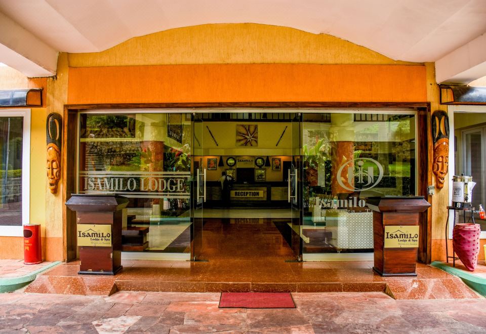 Isamilo Grand Hotel - Housity