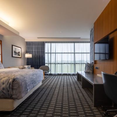 Deluxe King Room The Hotel at Kirkwood Center Promo Code