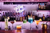 Tug-B Bar & Hostel