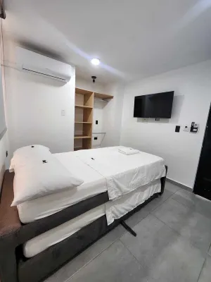 Eureka living Отели в г. 