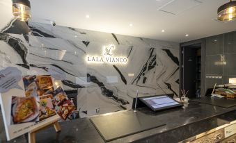 Lala Vianco Business Hotel