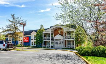 Econo Lodge Inn & Suites Radford-Blacksburg Area