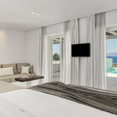 Executive Suite with Private Pool and Sea View