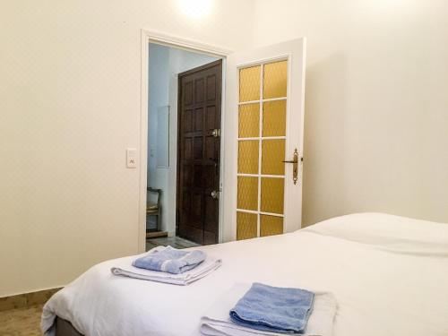 Cannes - Beachfront with Private Garden - Palm Beach Croisette Apartment With Garden View