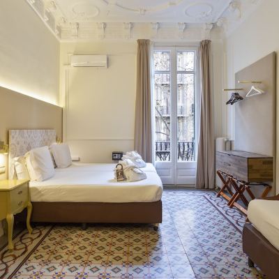 Triple Room, Balcony (Exterior Bathroom) Mihlton Barcelona Boutique B&B Promo Code