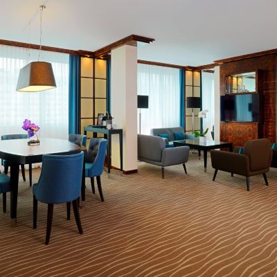 Deluxe Suite