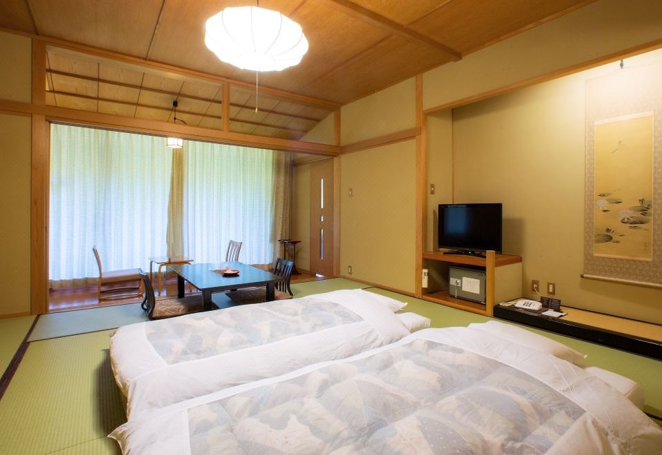 日式房（山景、河景、无烟）（新副楼，带两室和衞生间）