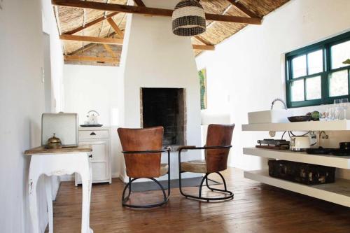 带山景的双人间