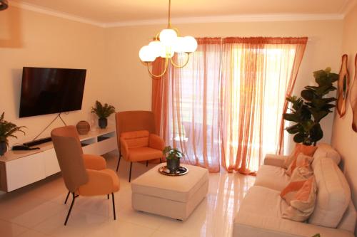 带阳台的三卧室公寓