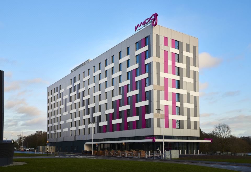 Moxy Birmingham NEC - Housity