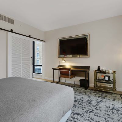 Corner King Room Canopy by Hilton Memphis Downtown Promo Code