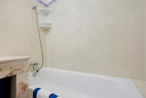 高级一卧室带阳台公寓