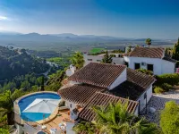 Casa Petra Hotels in Pego