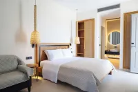Kouros Blanc Resort & Suites