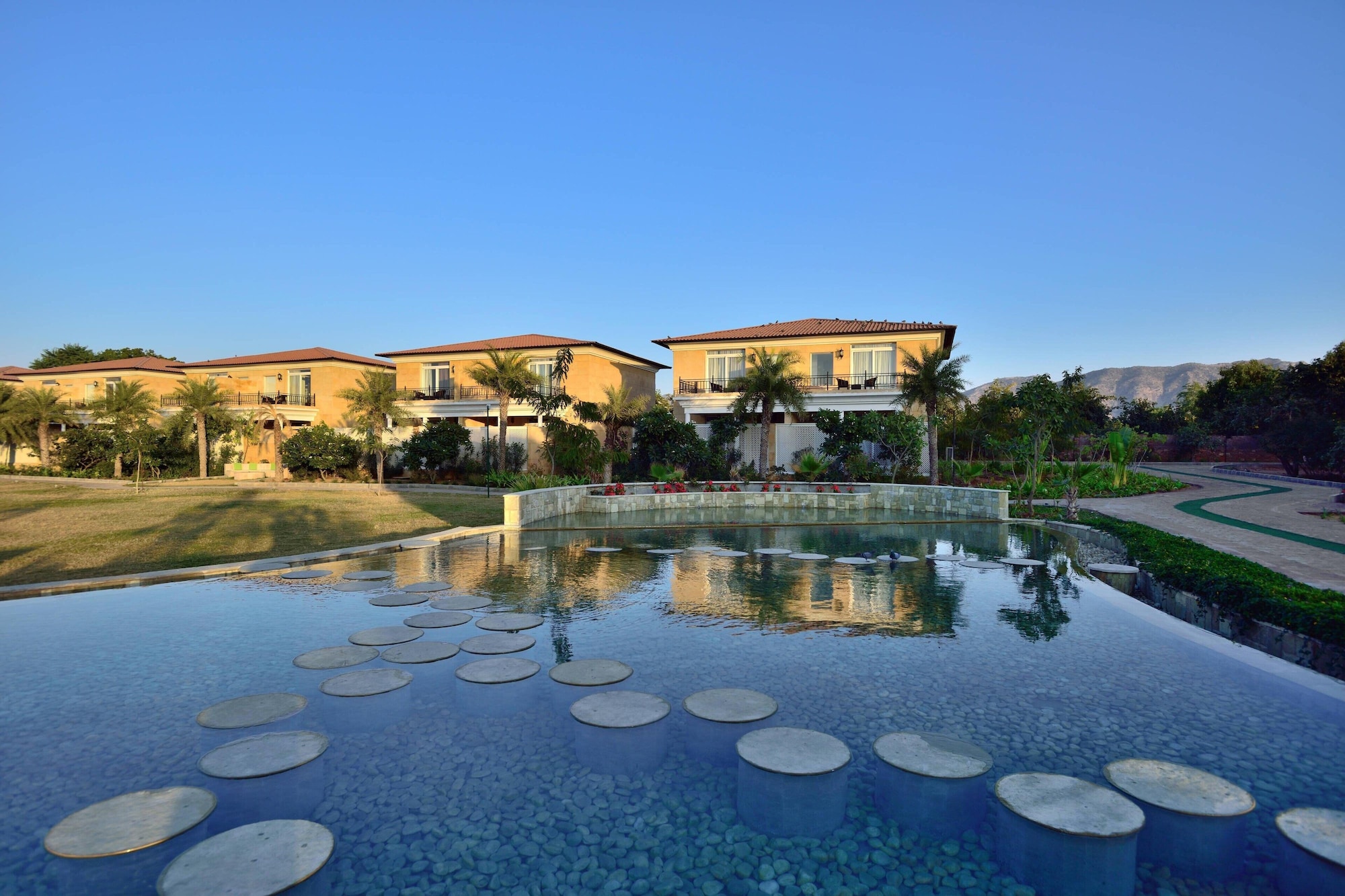 至尊度假村景观别墅 - 带1张特大床 - 带阳台