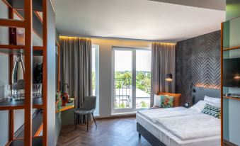 LOGINN Hotel Berlin Airport - Housity