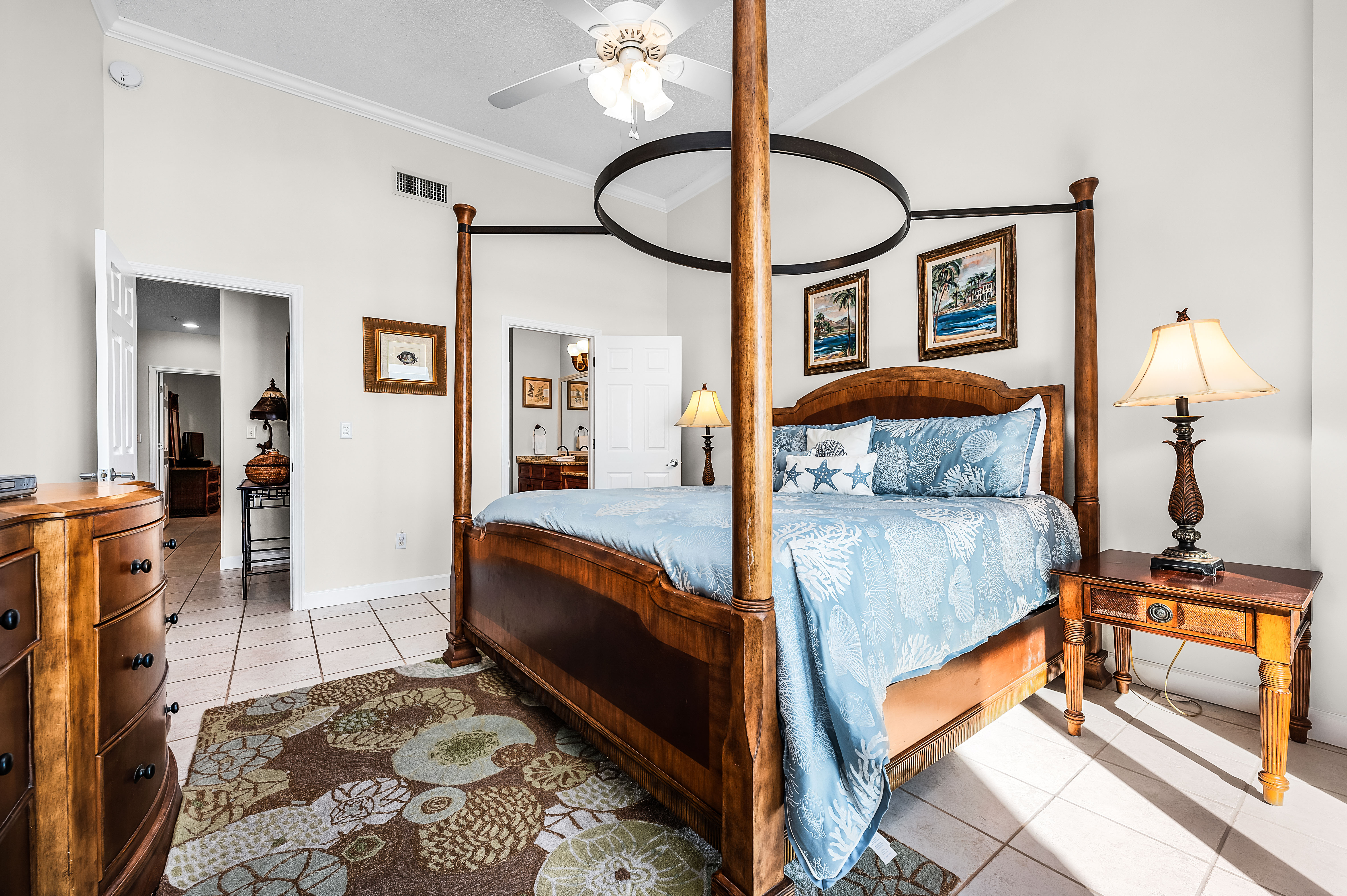 Charming Beach Retreat With Gulf Views-Inviting Tropical Haven