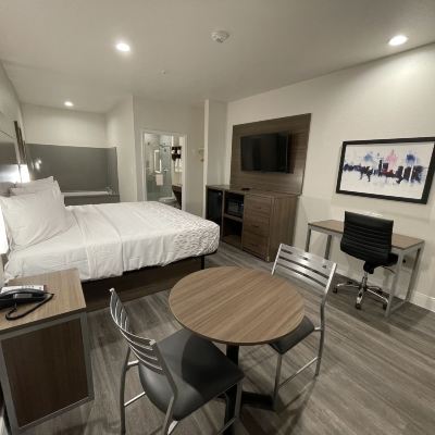Exclusive Room Palace Inn Blue - Garth Rd Promo Code