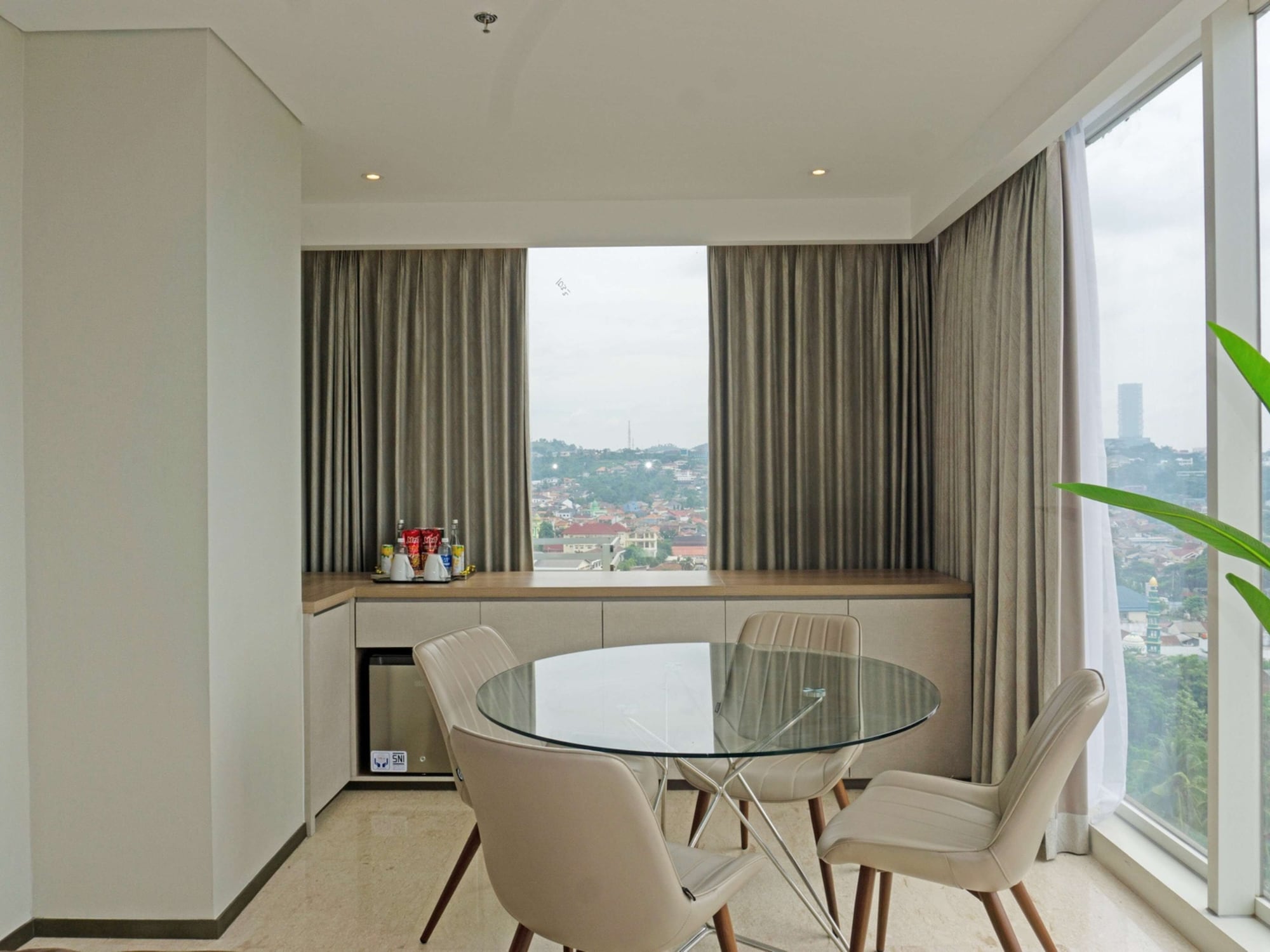 城市景皇家套房-1特大床