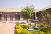 Leget Lodges & Gardens Hotel di 