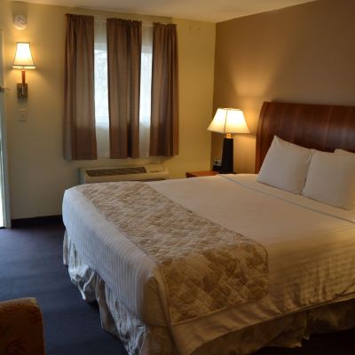 Standard Room With 1 King Bed-Non-Smoking With Refrigerator Cascades Inn Promo Code