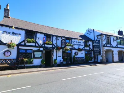 Ye Olde Cheshire Cheese Inn Hotel di 