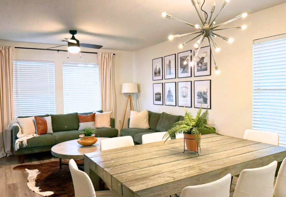 Charming Oasis With Airstream And Fire Pit-Cozy Escape Under Oak Trees