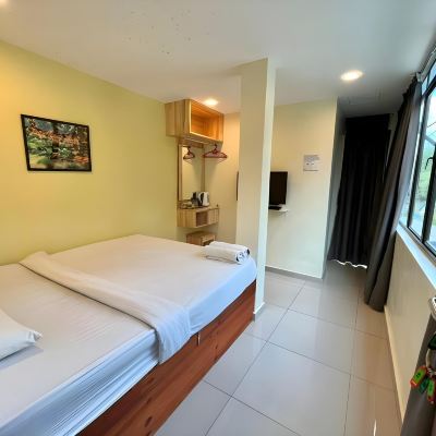 Deluxe Queen Room Adam Hotel Promo Code
