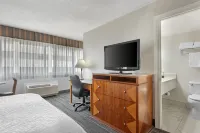 Best Western Plus Suites Downtown Отели в г. 