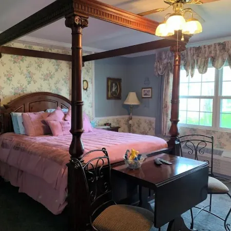 The Dickey House, Queen Anne Suite