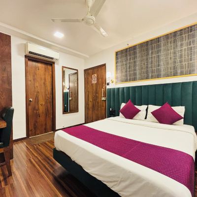 Deluxe Double Room Hotel J Esvi Promo Code