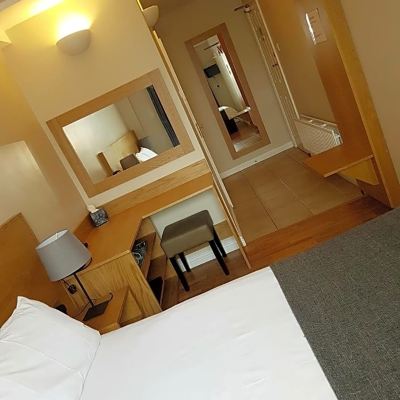 Standard Double Room, Ensuite (First Floor) Belfast House Promo Code